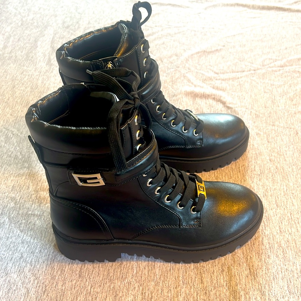 New Guess Combat Black Boots - Picture 3 of 6